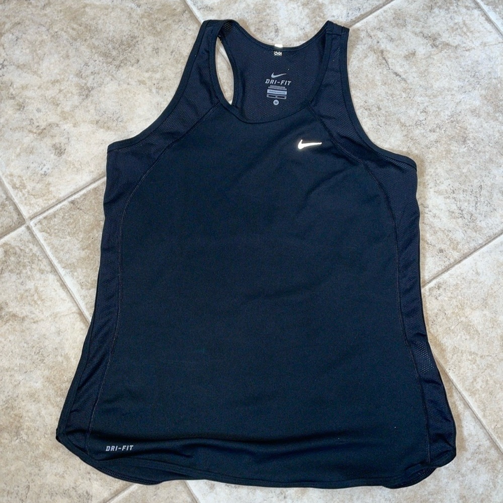 Nike Lot of Workout/gym/running clothes.  Pullover, shorts, tank top, tee shirt‎ - Picture 6 of 14